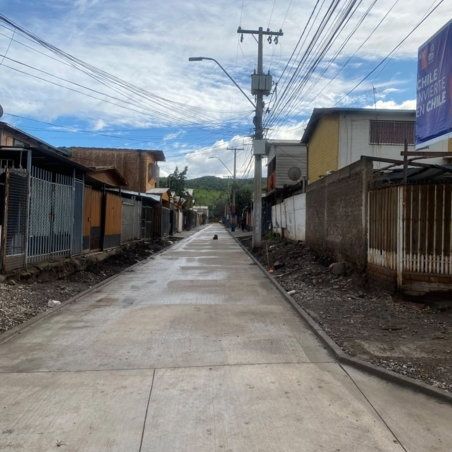 Pasaje de hormigón en etapa de curado